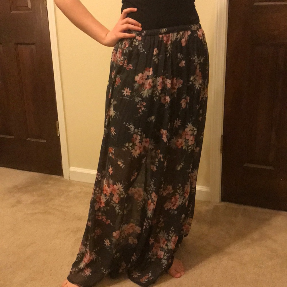 *** 50% in bundle Hollister Floral Maxi Skirt
